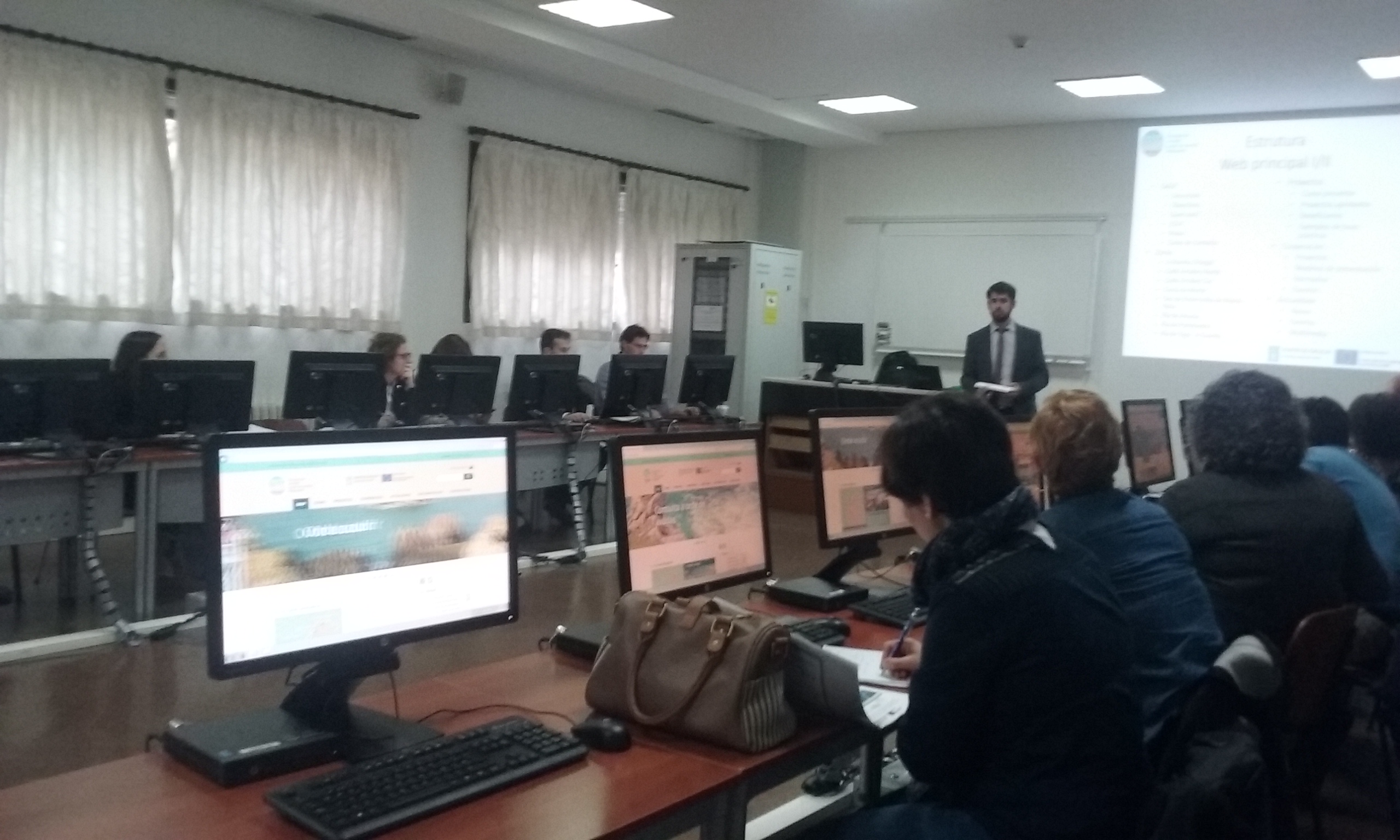 XORNADA FORMATIVA SOBRE A NOVA WEB DOS GRUPOS DE ACCIÓN LOCAL DO SECTOR PESQUEIRO PARA DIVULGACIÓN DAS ACTUACIÓNS REALIZADAS NO MARCO DO FEMP